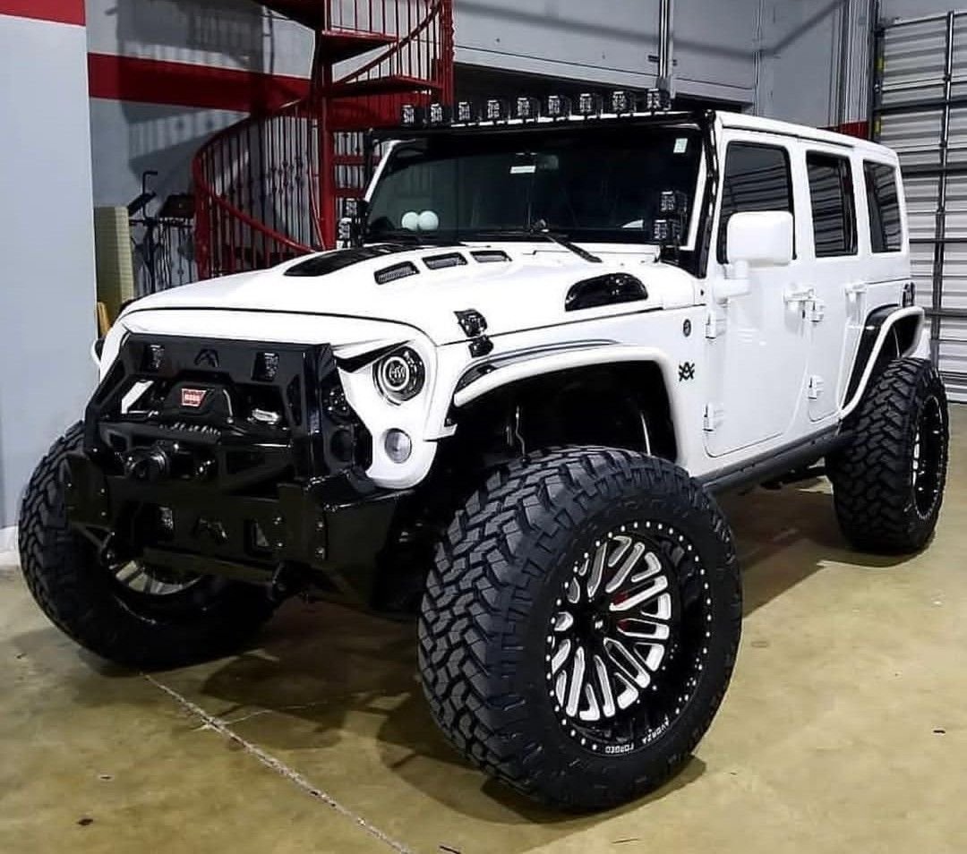 Jeep Wrangler Rubicon черный