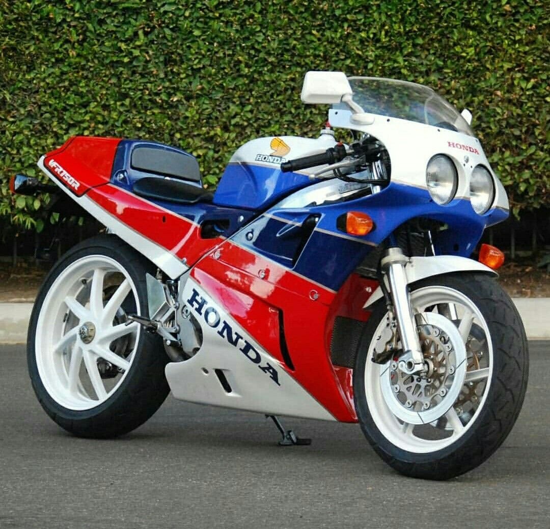 Мотоцикл Хонда VFR 750