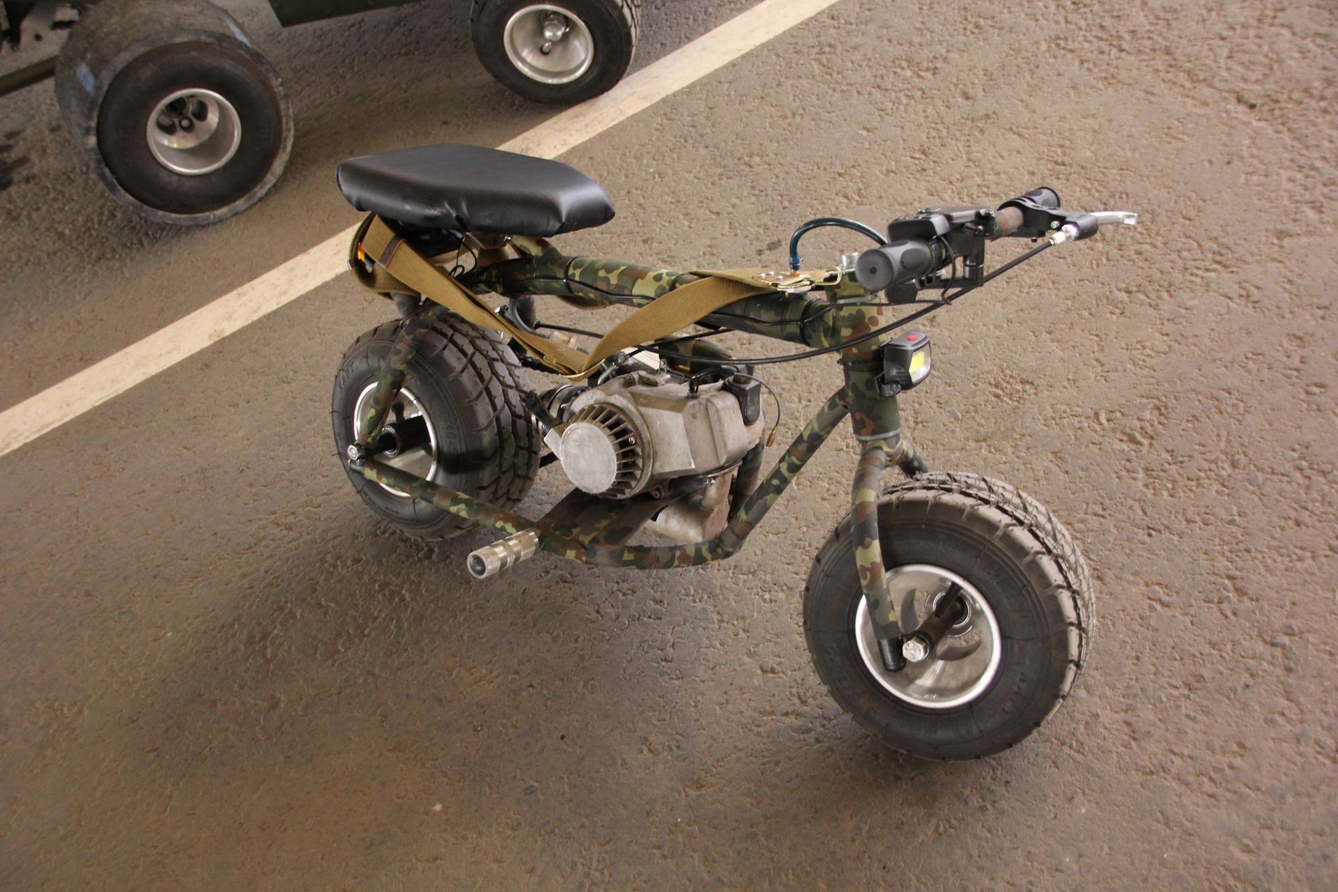 Самодельный скутер. Трайк 139 QMB. Тарабайк с двигателем от скутера. Самодельный трайк с двигателем Лифан. Самоделки из скутера.