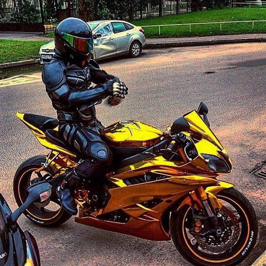 Yamaha r1 Золотая