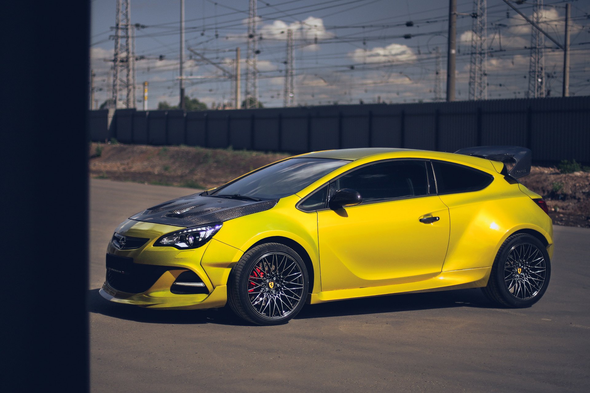 Opel tuning. Opel Astra j GTC. Opel Astra GTC Sport 2020. Opel Astra GTC желтая.