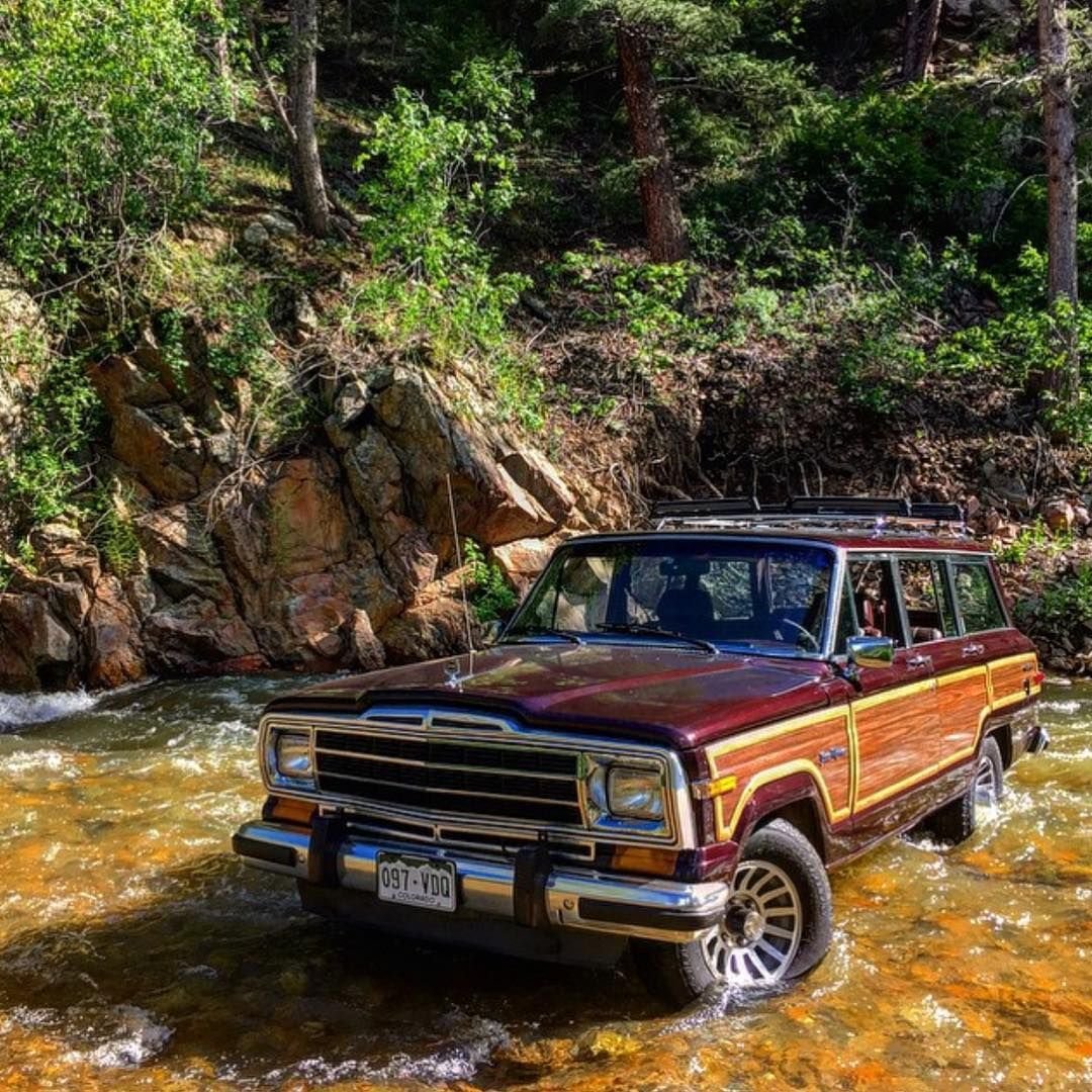 Jeep Wagoneer пикап