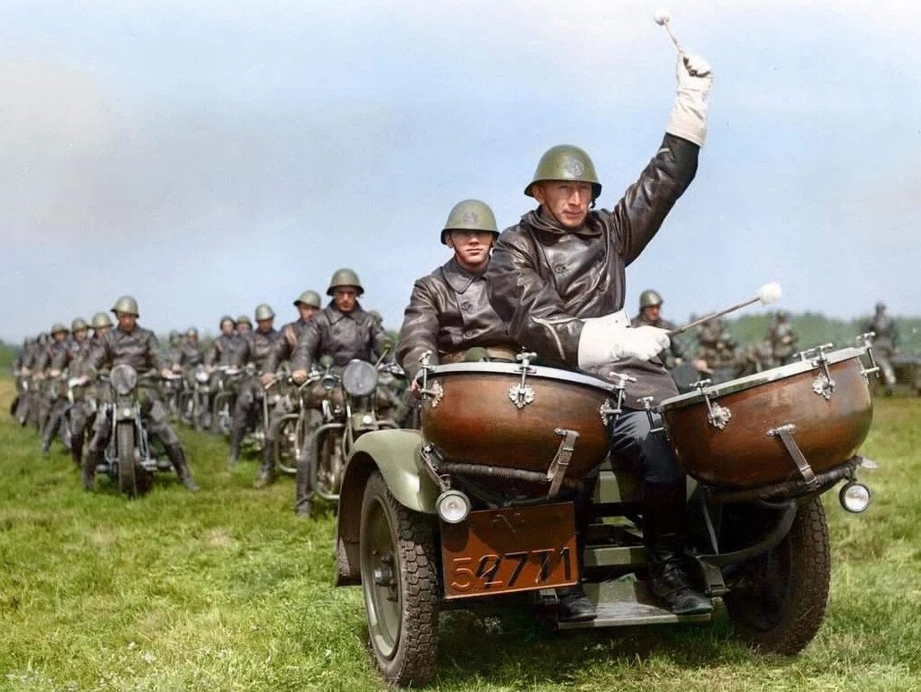 Военные мотоциклисты