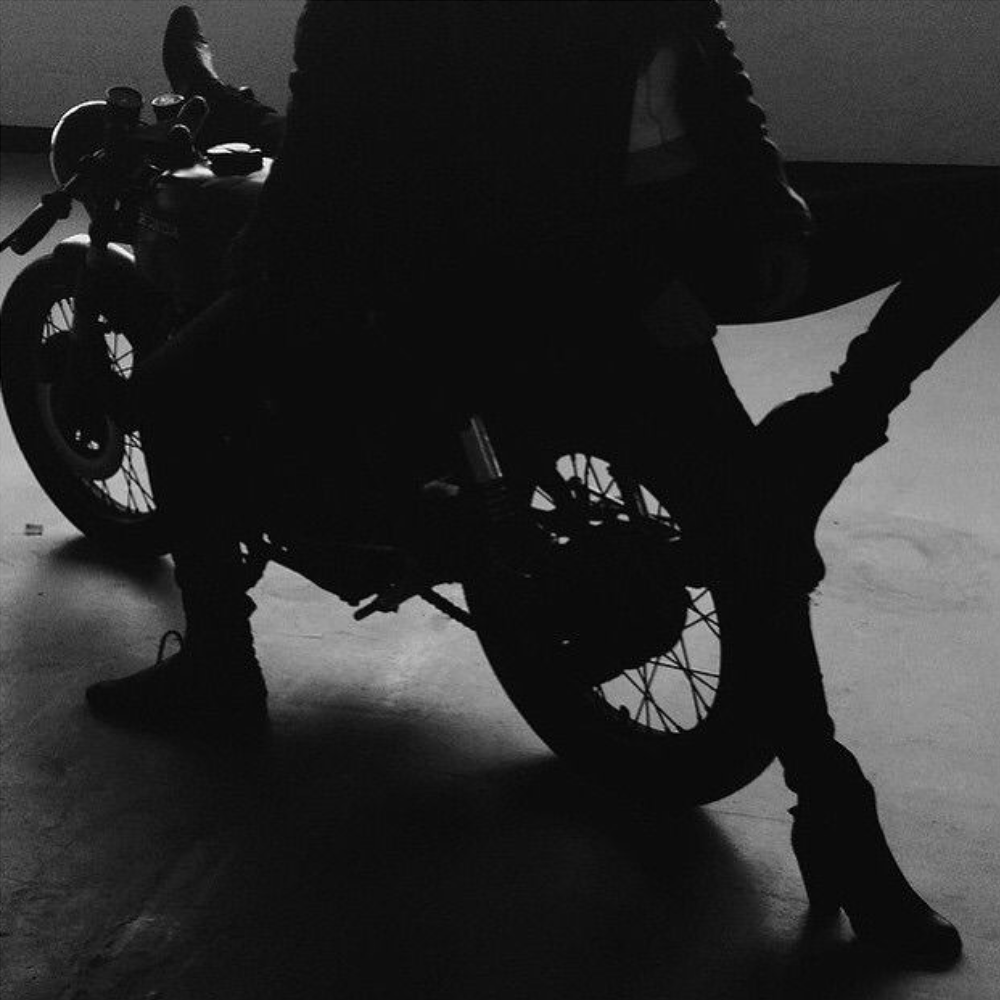 Мотоцикл Эстетика черный