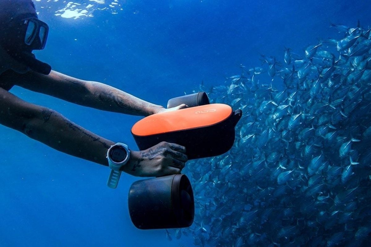 Подводный скутер для плавания под водой