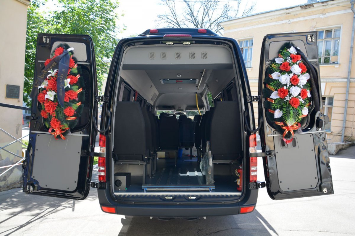 Катафалк Газель с гробом