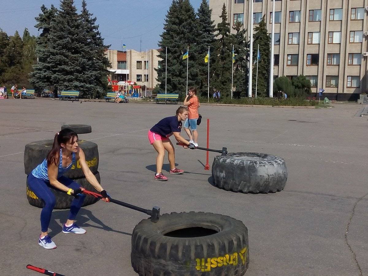 Кувалдой по покрышке