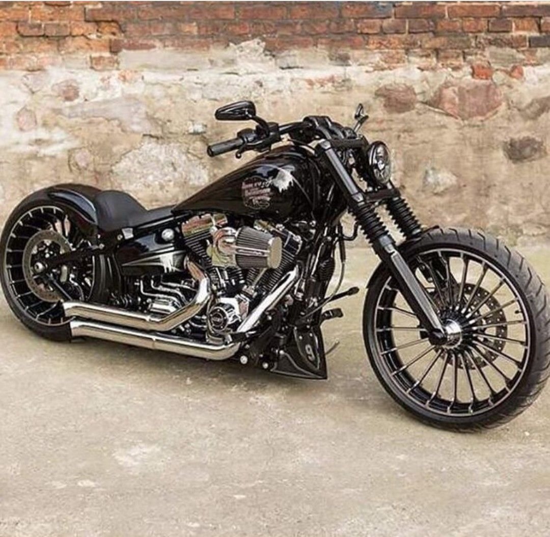 Мотоциклы Harley Davidson Breakout Custom