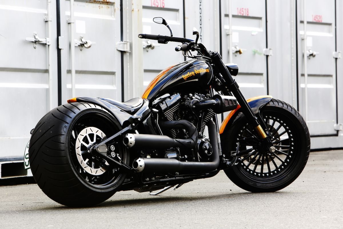 Harley Davidson Softail с широким колесом