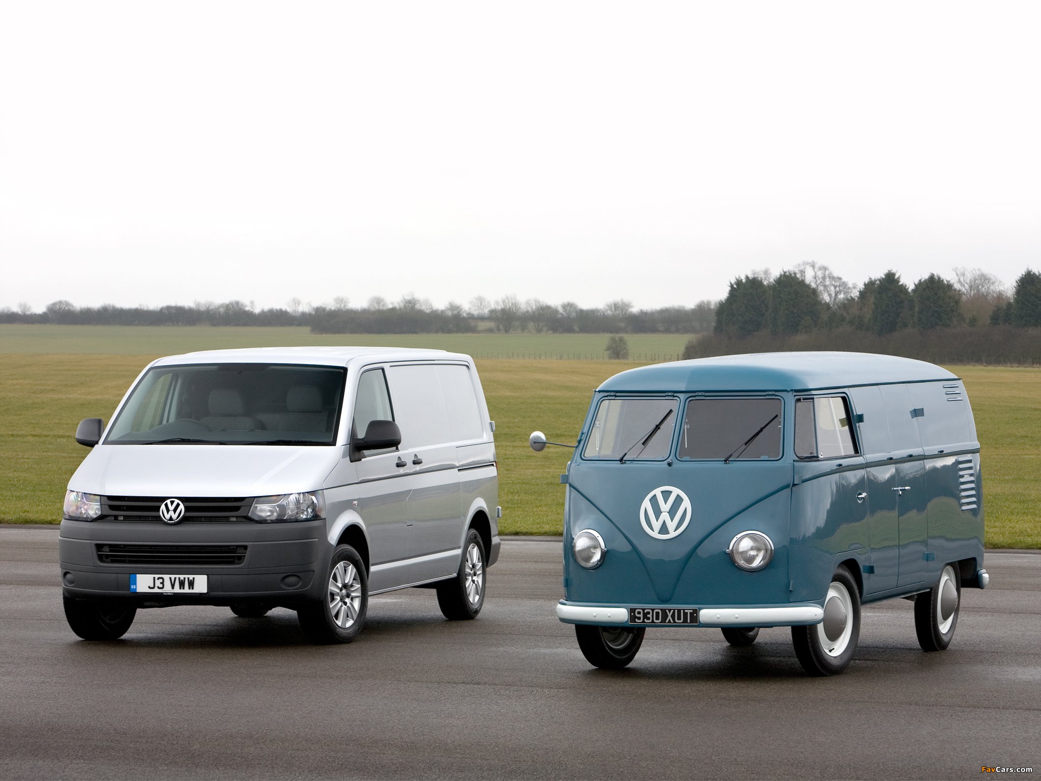 Т1 т4. Фольксваген Транспортер т1. Volkswagen Transporter 1 поколения. Volkswagen Transporter 5 поколения. Volkswagen Transporter 2 поколения.