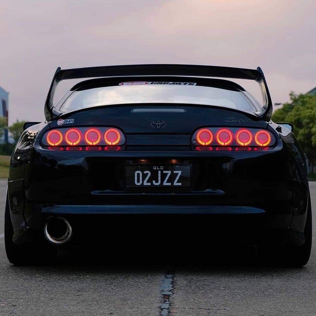 Toyota Supra a80 зад