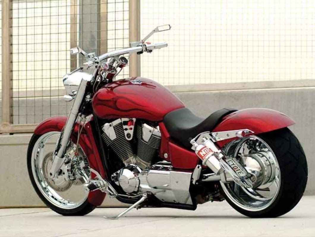 Мотоцикл Хонда чоппер 1300