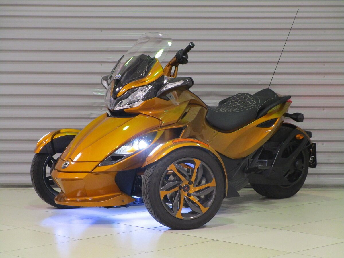 Трайк can-am Spyder