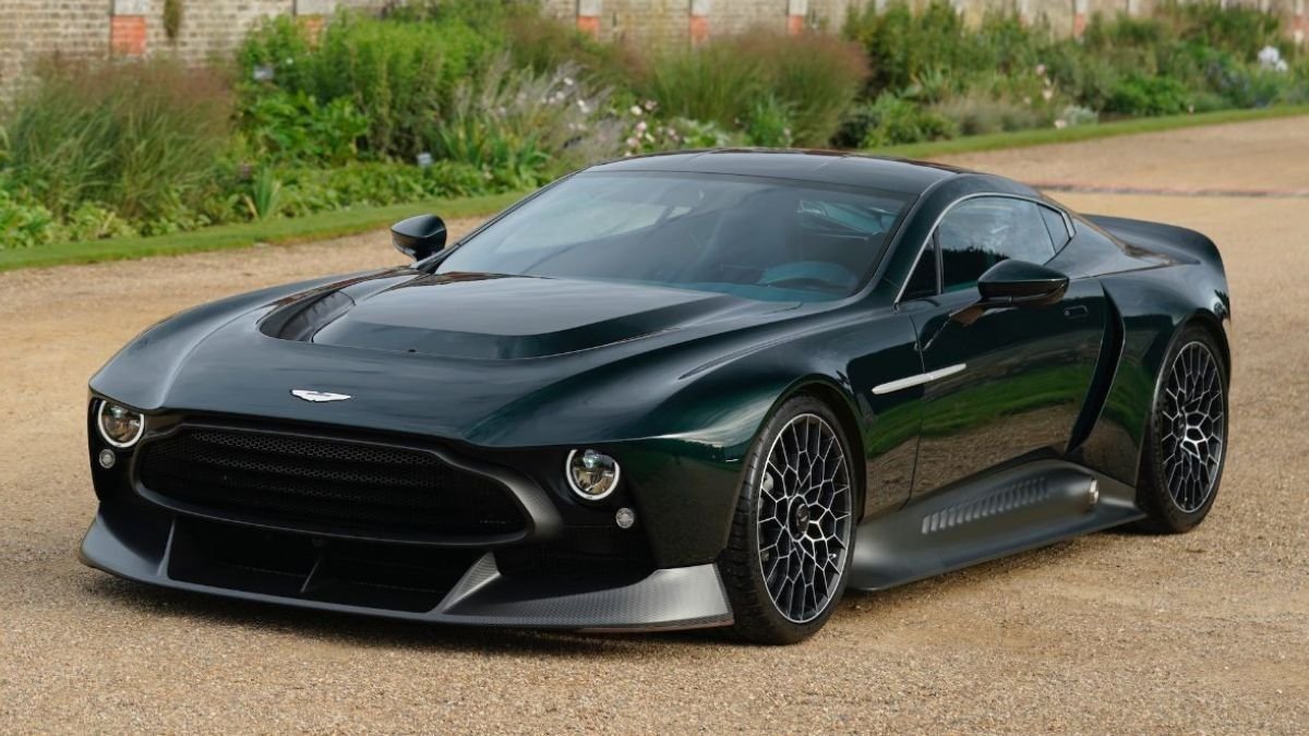 Aston Martin Victor 2021