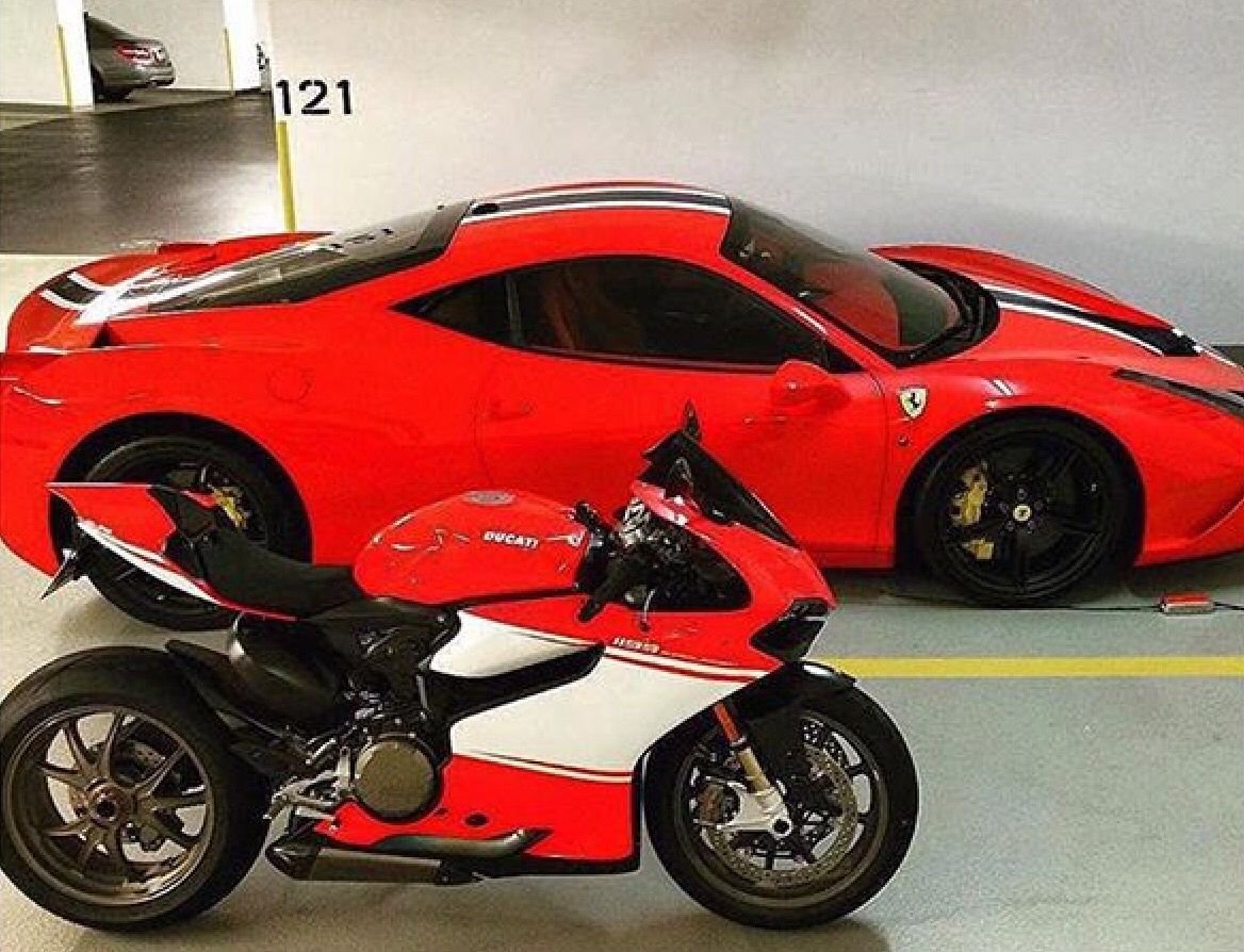 Мотоцикл Ducati Ferrari