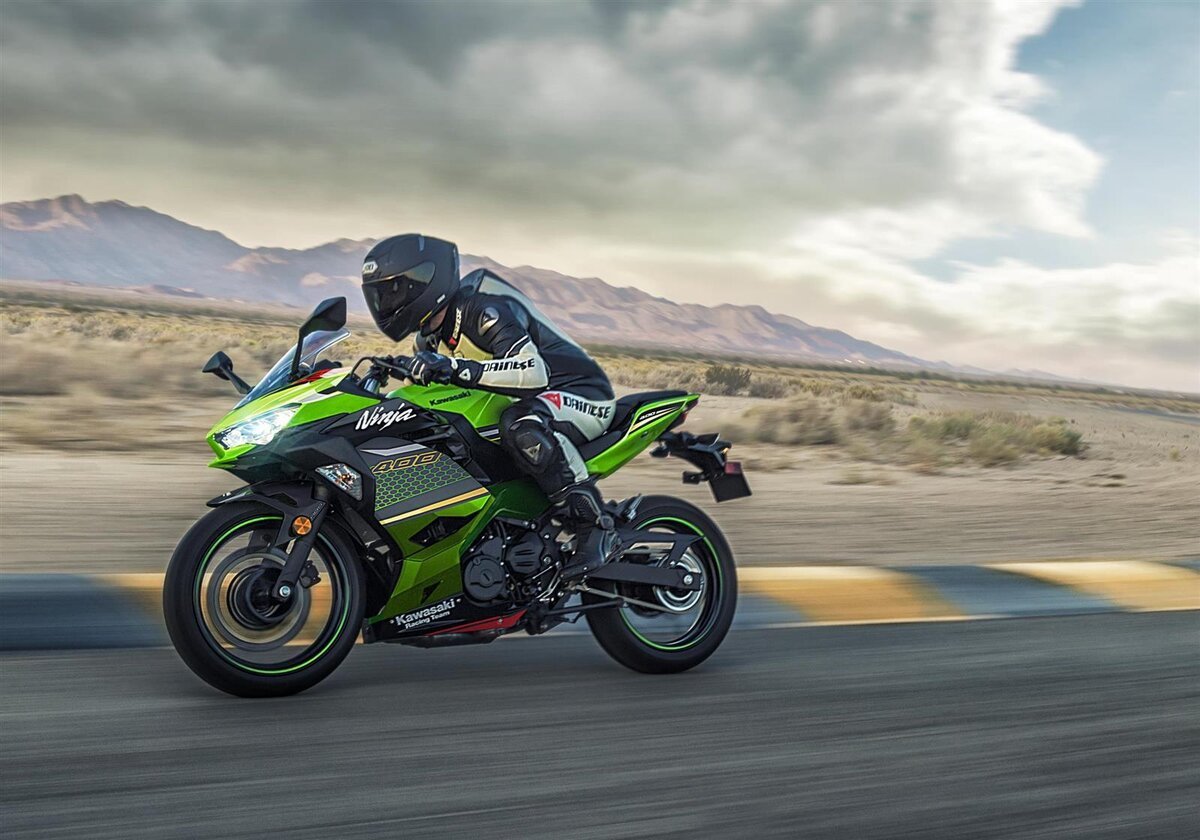 Спортбайк Kawasaki Ninja 400