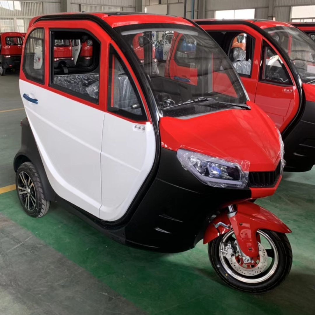 Lifan скутер-трицикл бензиновый с кабиной
