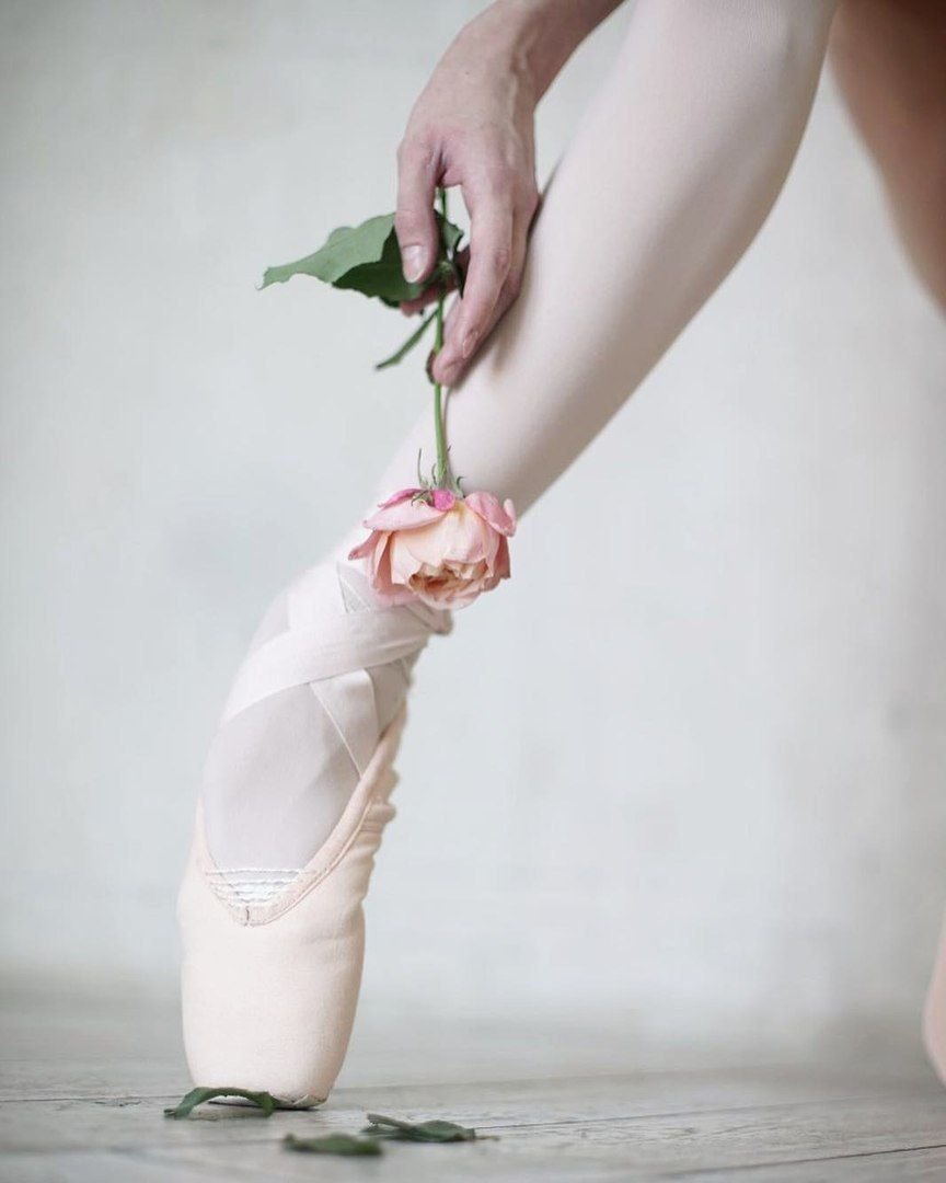 Балерина с цветами