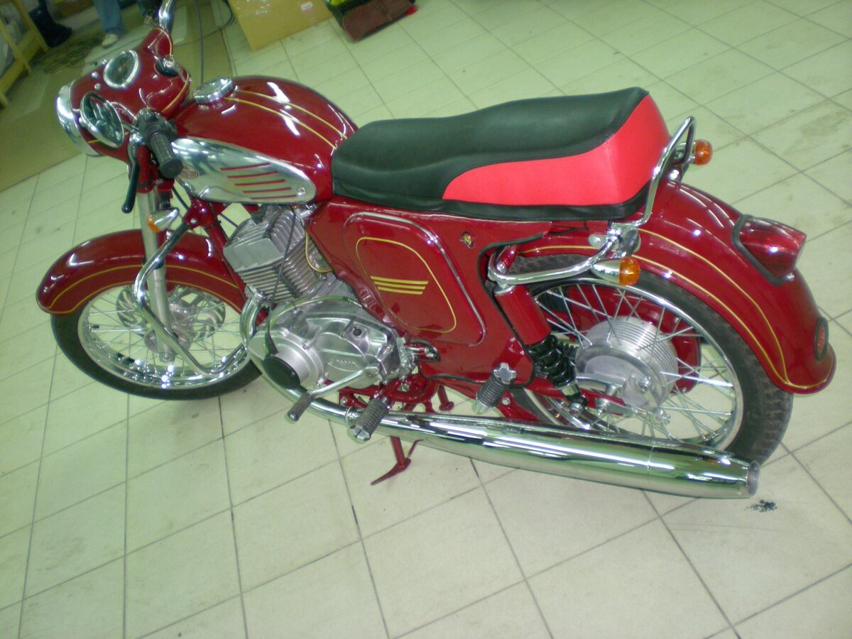 Красная ява мотоцикл