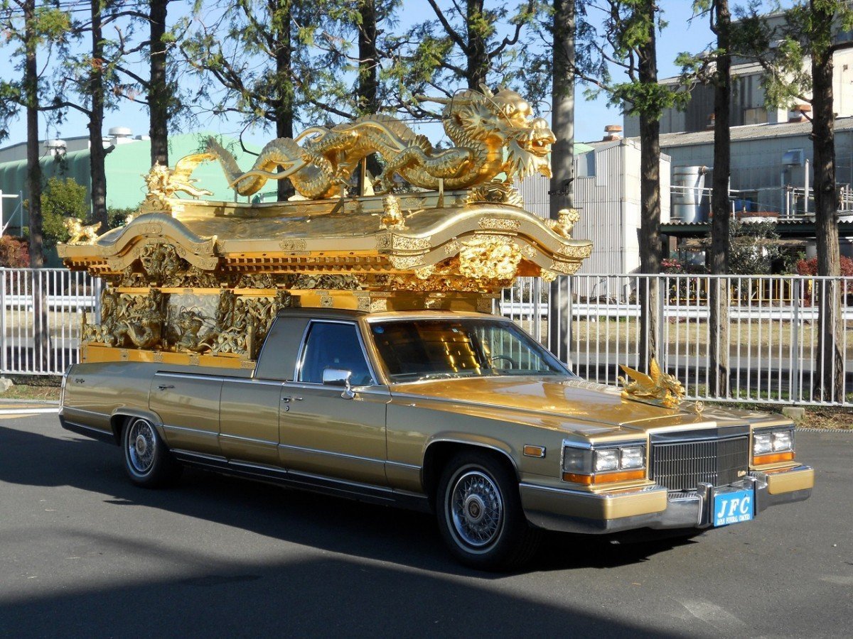 Cadillac Fleetwood катафалк