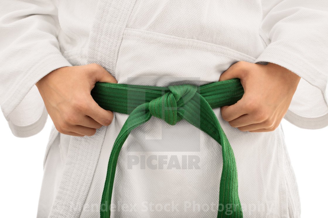 Каратэ кимоно зелёный пояс