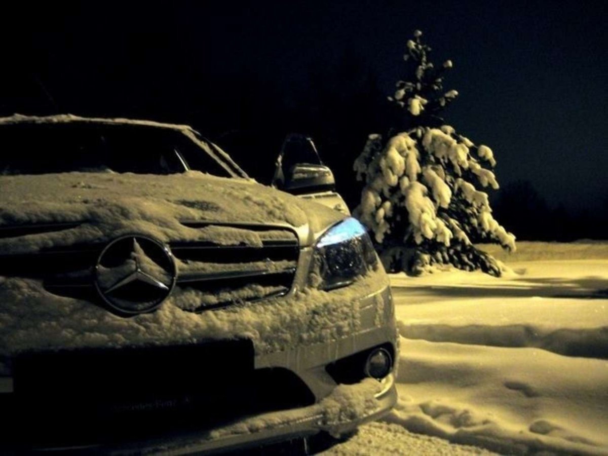 Mercedes в снегу