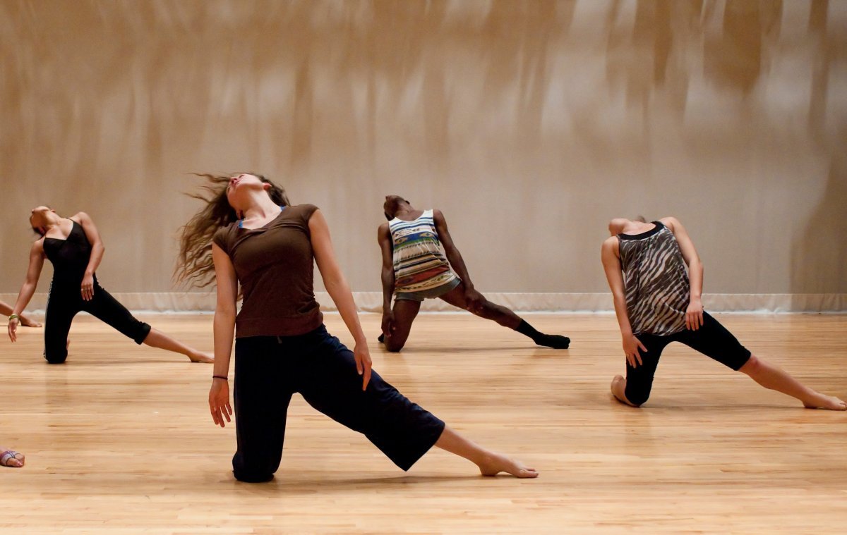 Занятие современной хореографией