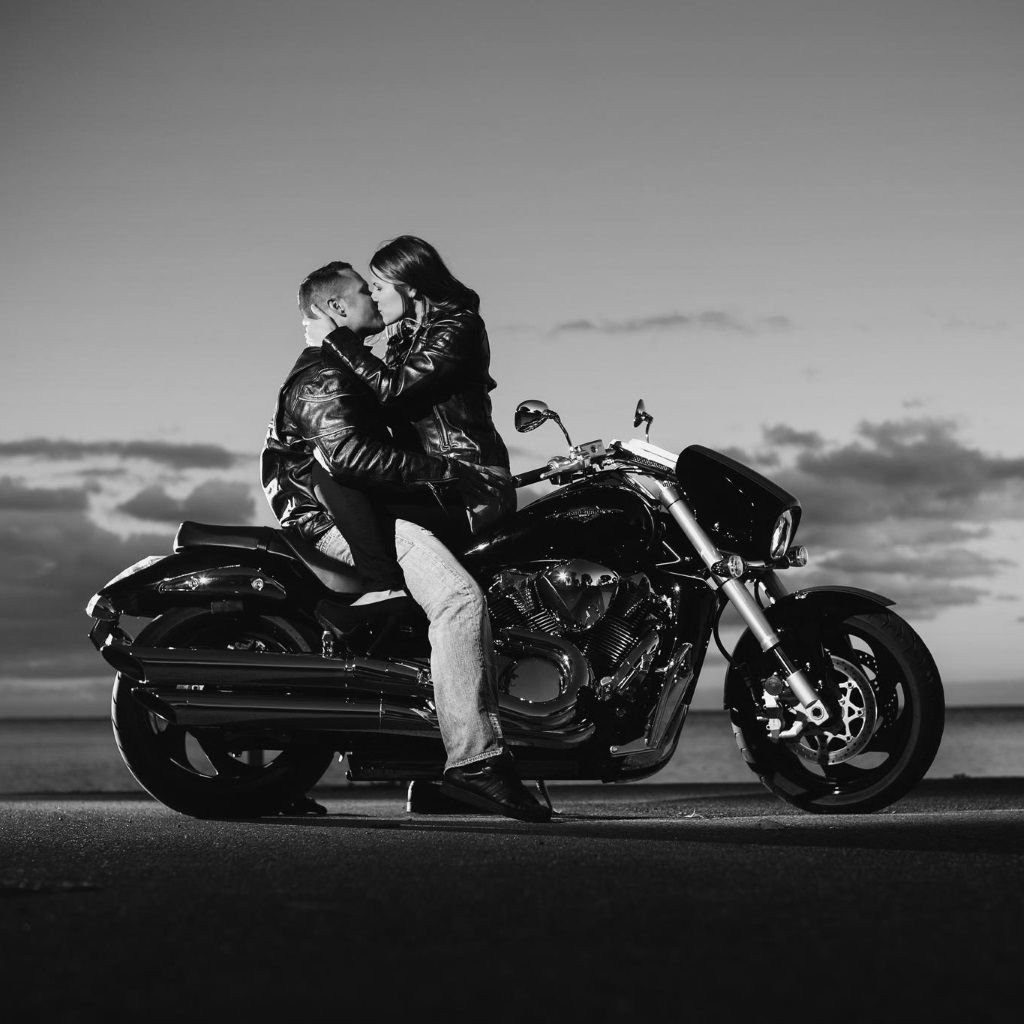 Пары на мотоциклах