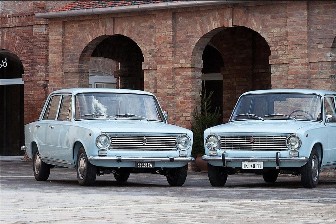 Ваз в г где. Fiat 124 vs ВАЗ 2101. Копейка и Фиат 124. Fiat 124 Lada 2101. Лада 2101 и Фиат 124.