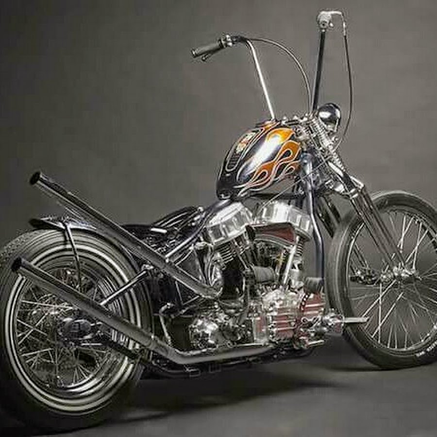 Мотоцикл Harley Davidson чоппер