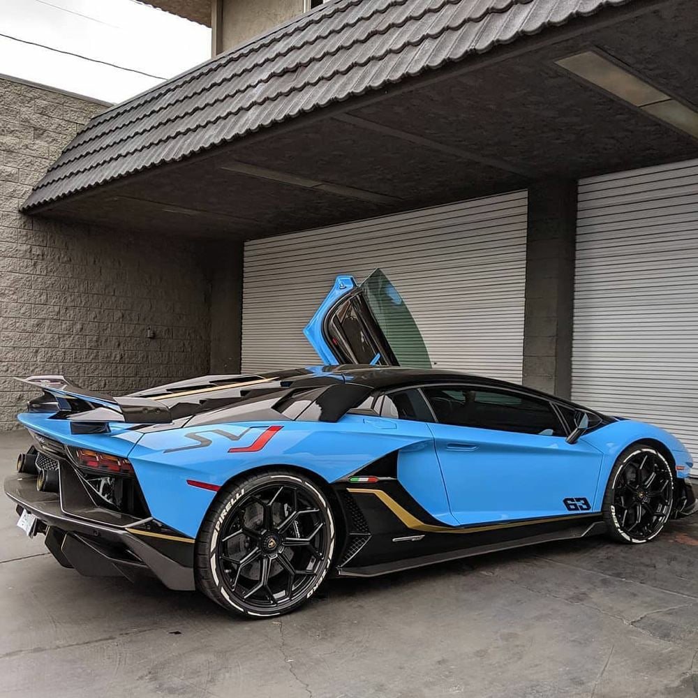 Lamborghini Aventador SV 2021