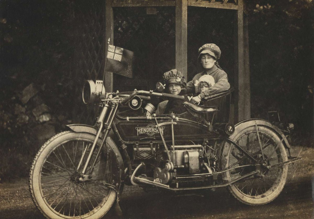 Харлее с коляской 1920 год