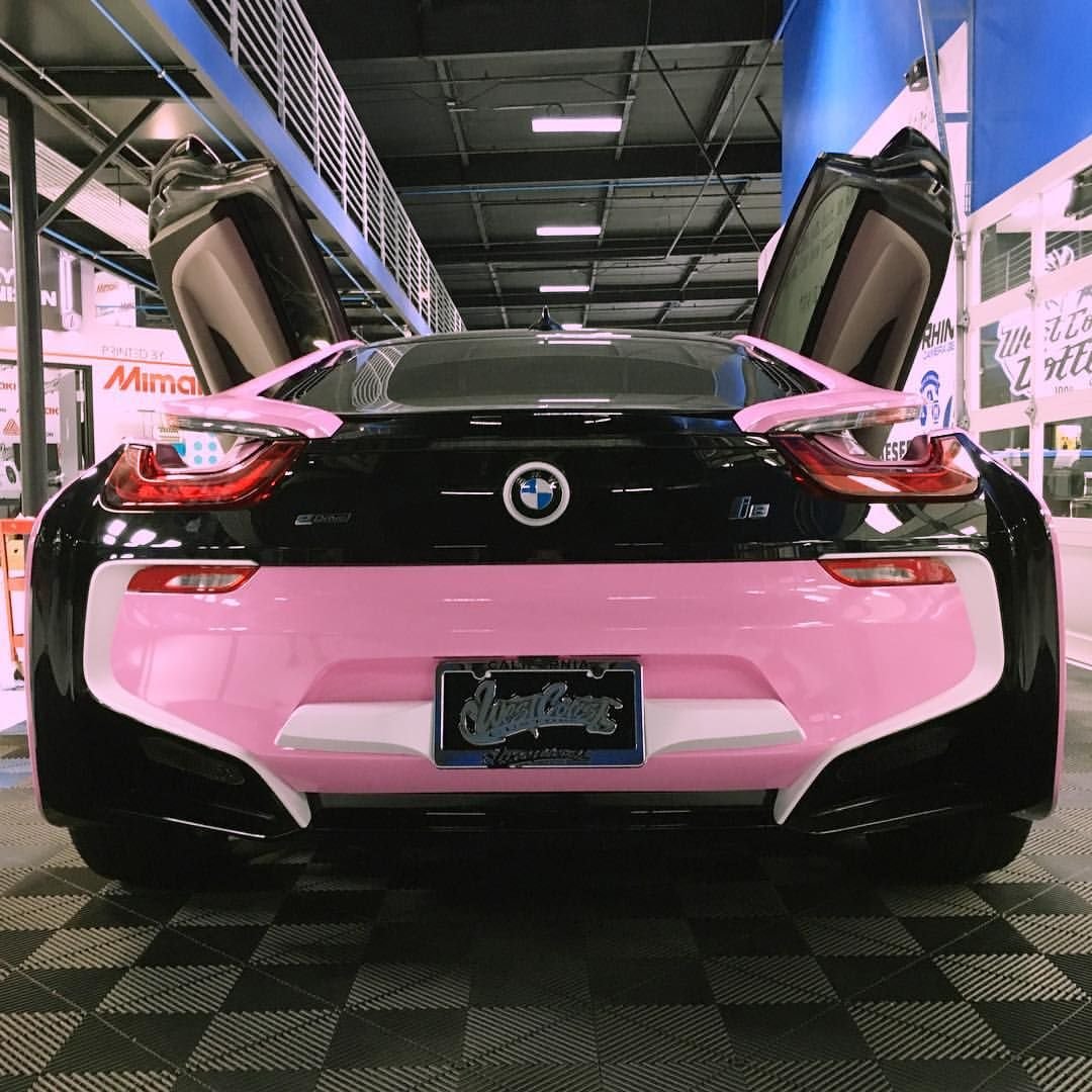 BMW I 8 2020 розовая