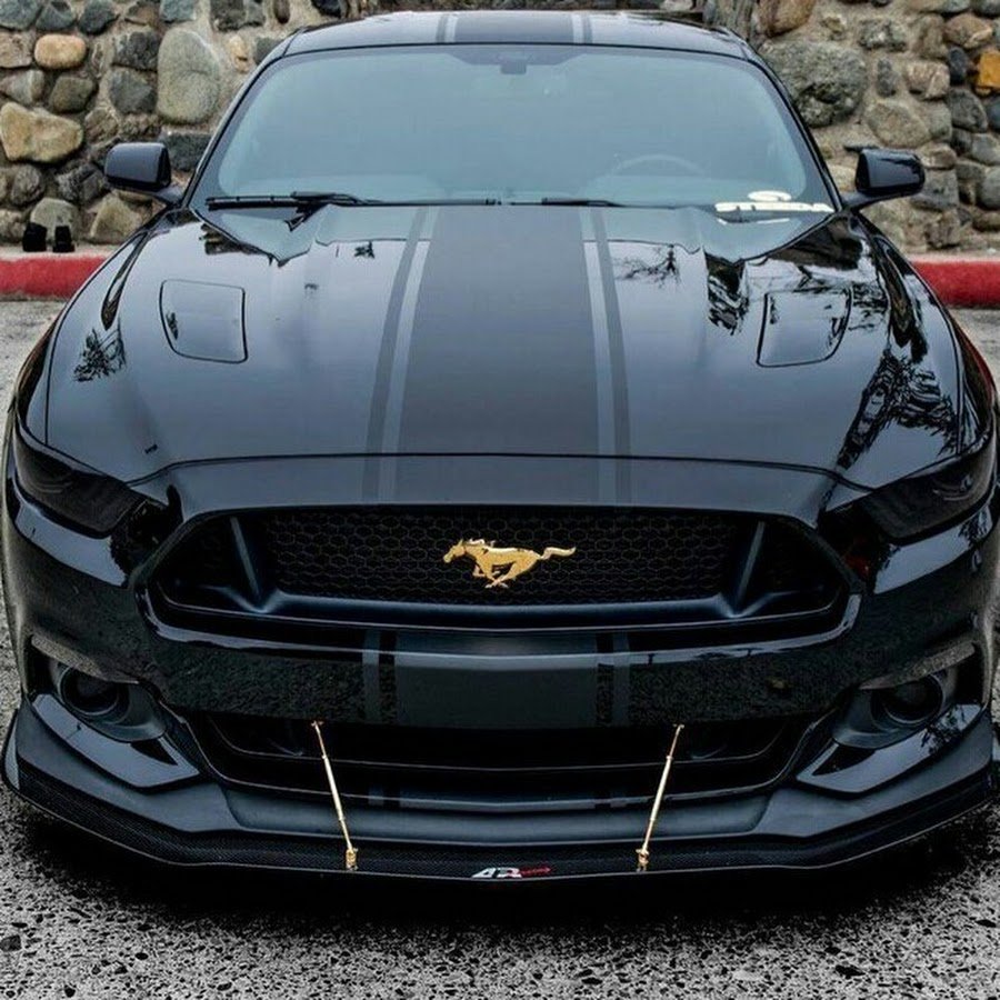 Ford Mustang gt черный