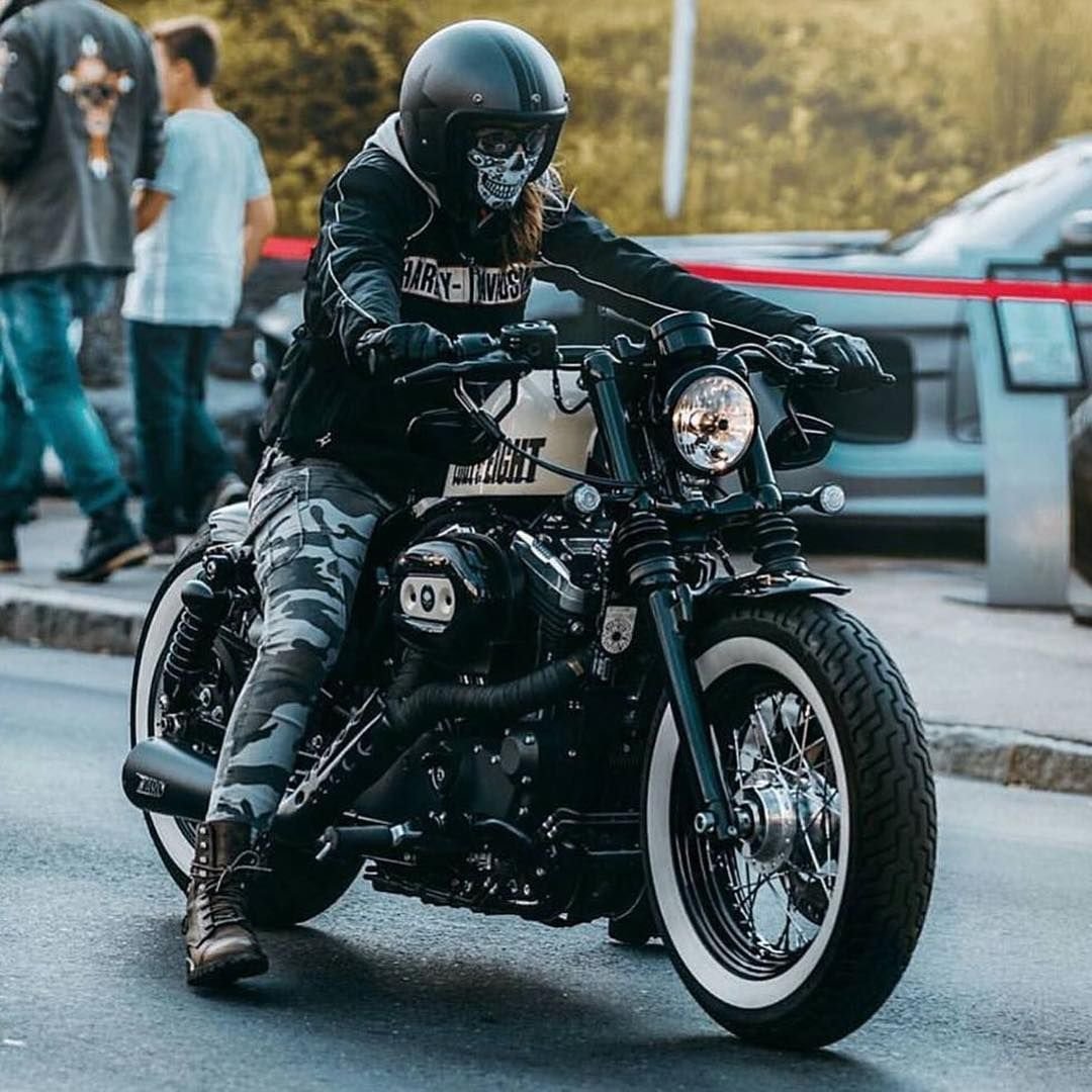 Чоппер Harley Davidson 2022