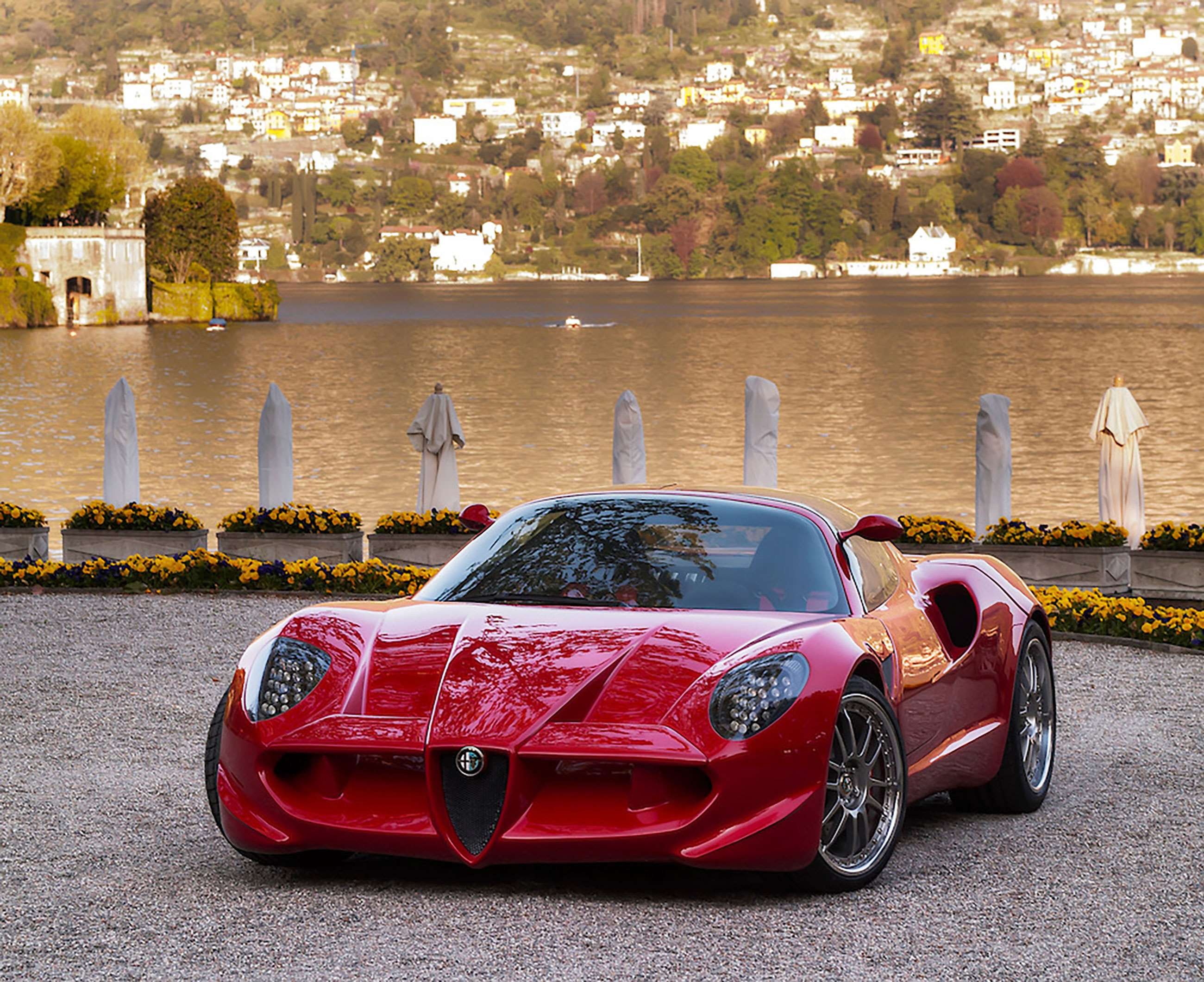 Топовые тачки. Альфа Ромео дива. Золотой Бугатти Ламборджини. Alfa Romeo суперкары. Альфа Ромео суперкар.