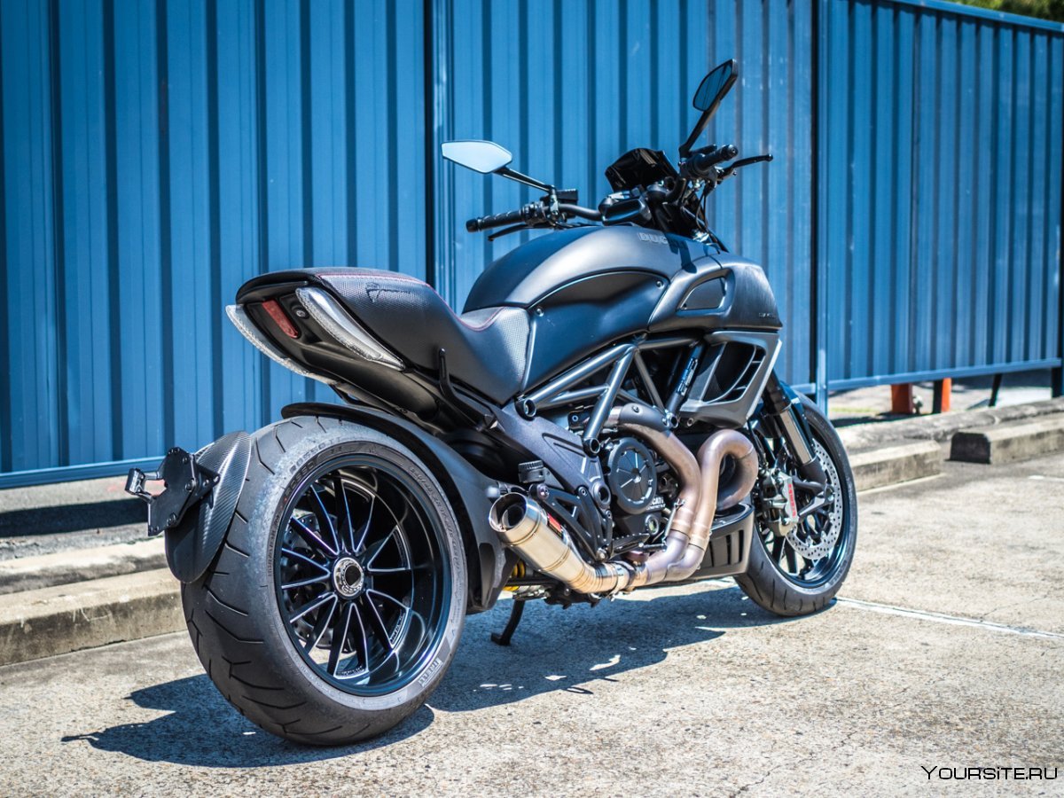 Ducati Diavel Touring