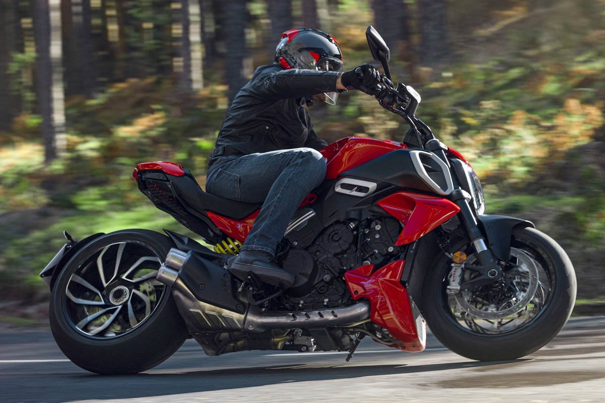 Diavel v4