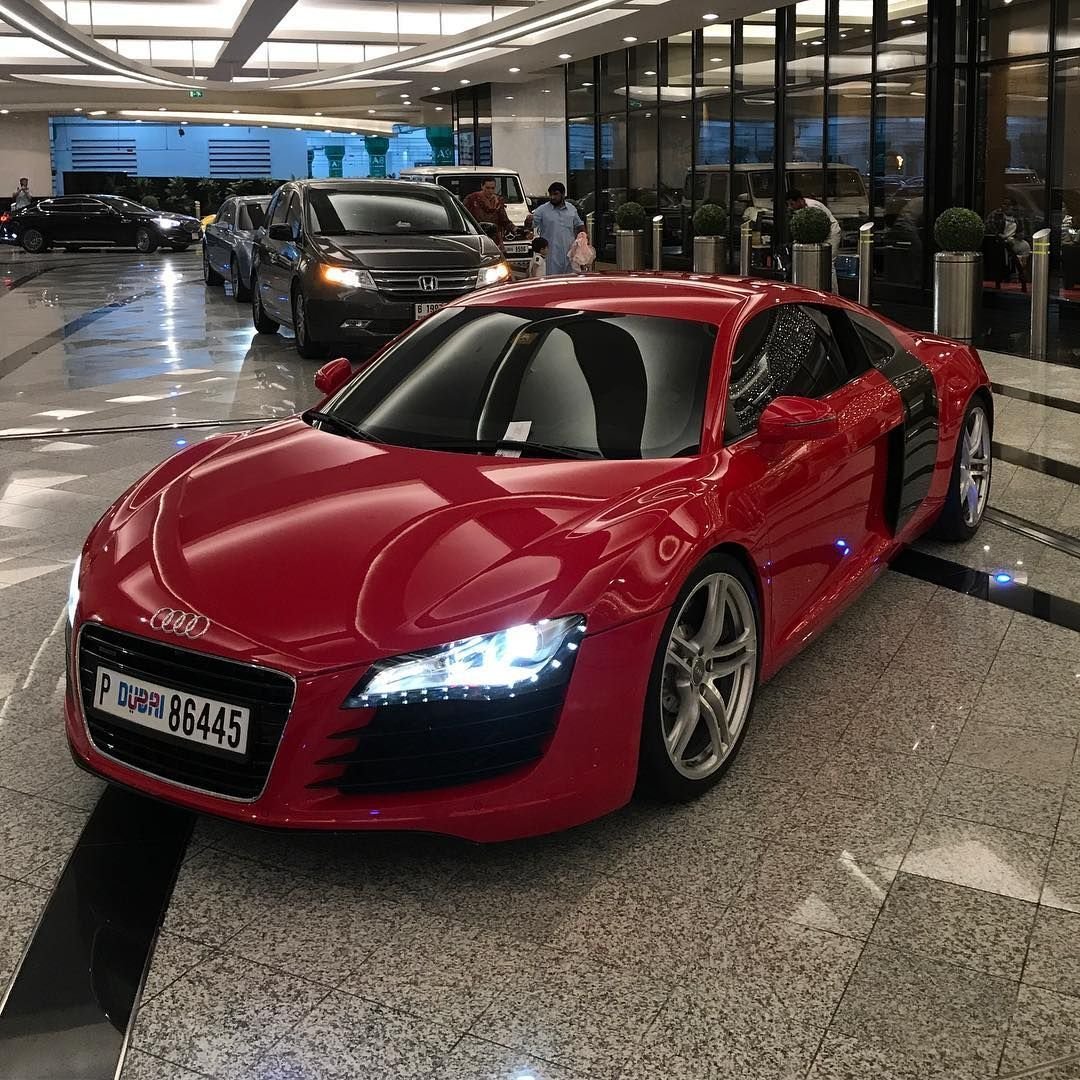 Машина можно заказать. Audi r8. Ауди r8 Люкс. Ауди r8 красная. Audi r8 2018.