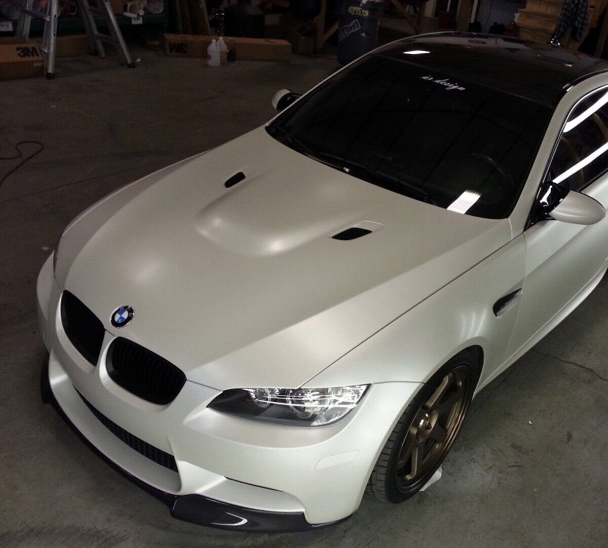 BMW белый сатин