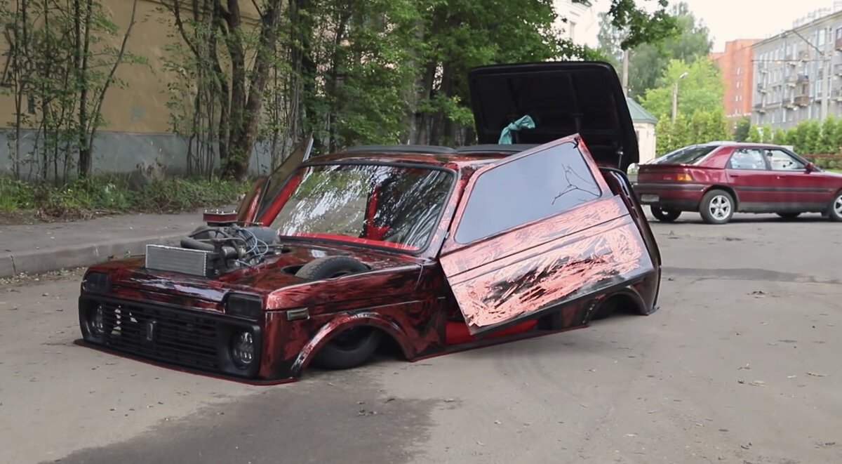 Самая низкая машина в мире