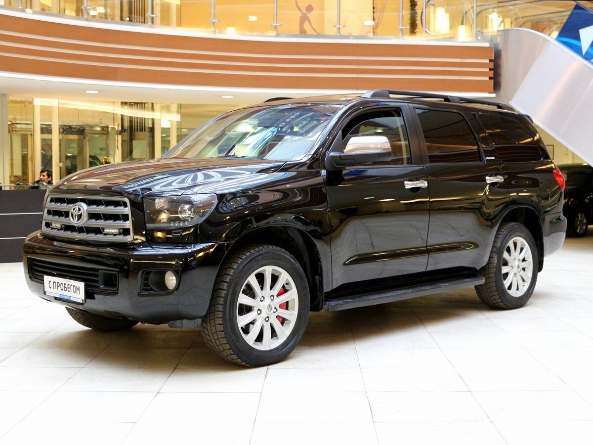 Toyota Sequoia 2016 черный