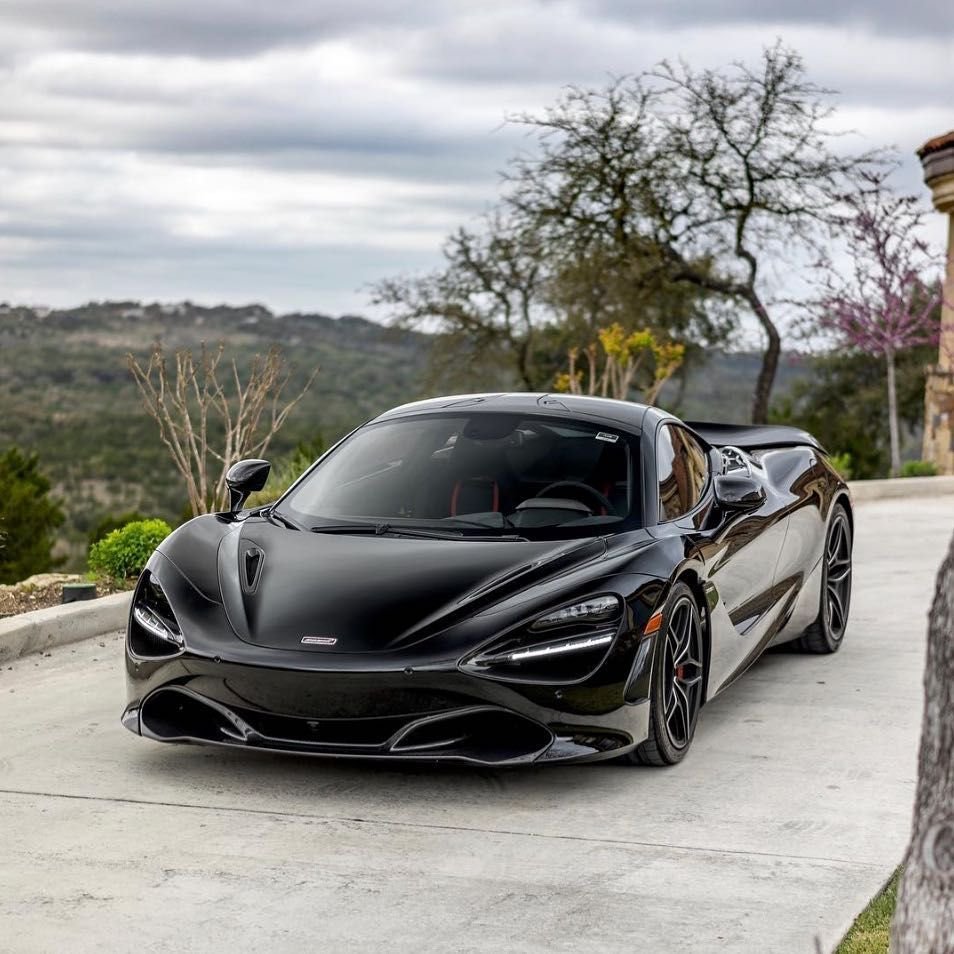 Машина MCLAREN 720s