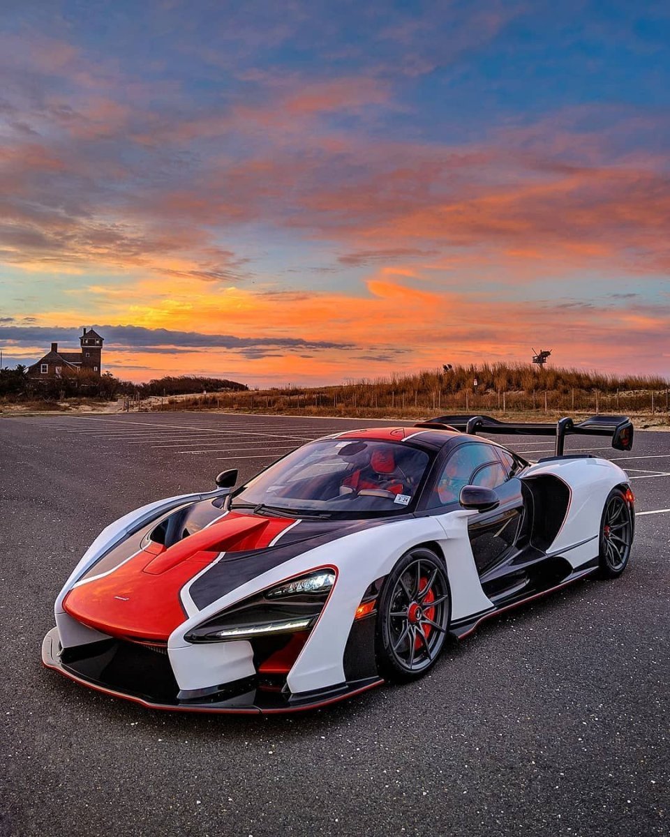 Спорткар MCLAREN