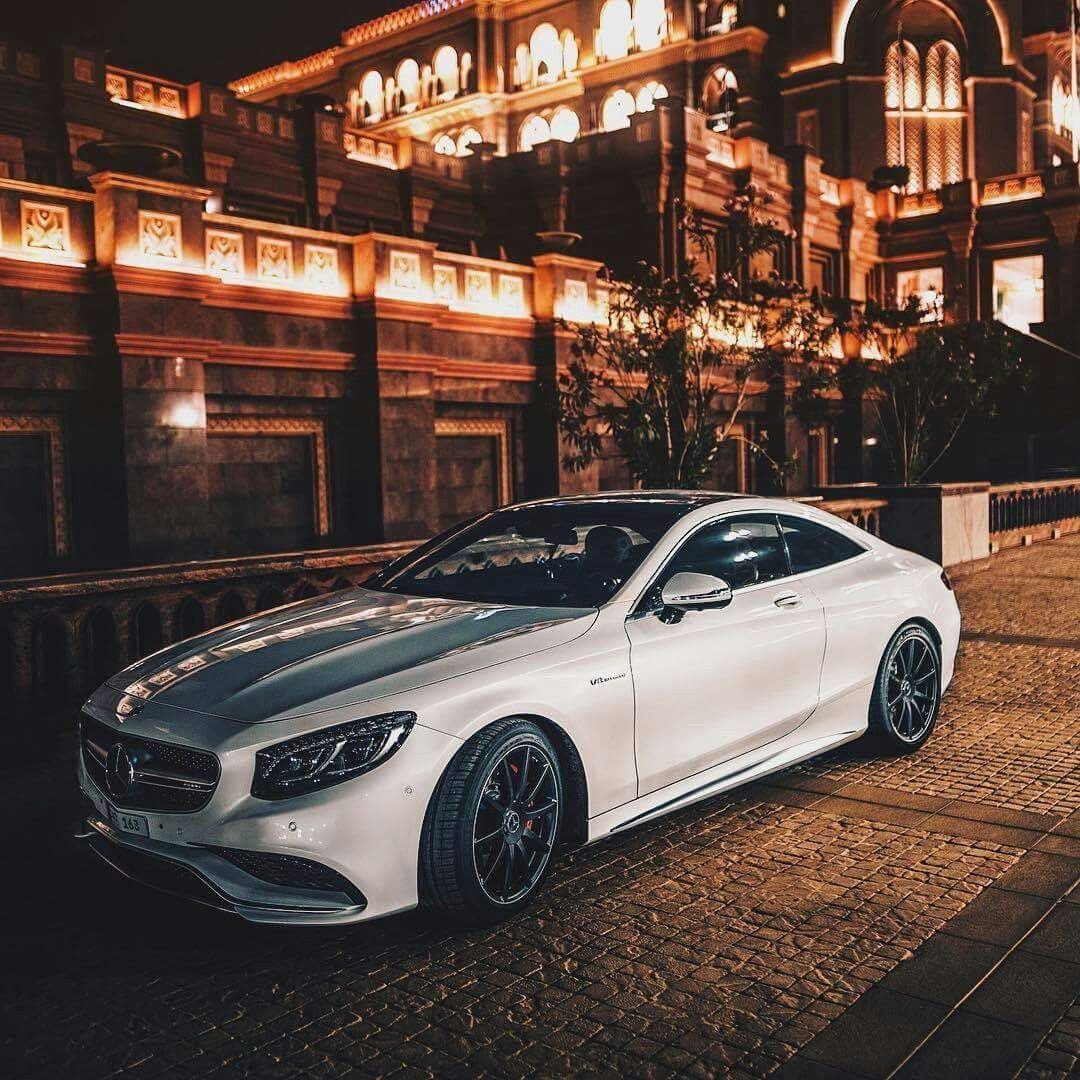 Mercedes Benz 63s AMG Coupe белый