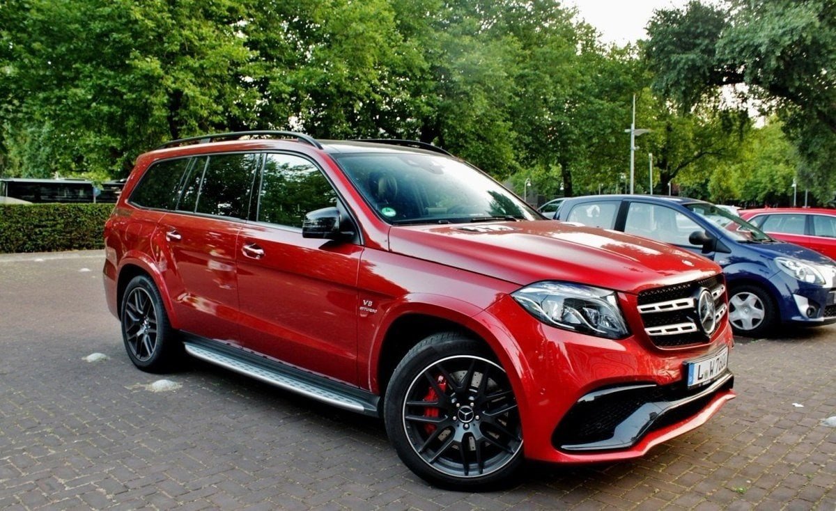Mercedes gl 63 AMG красный