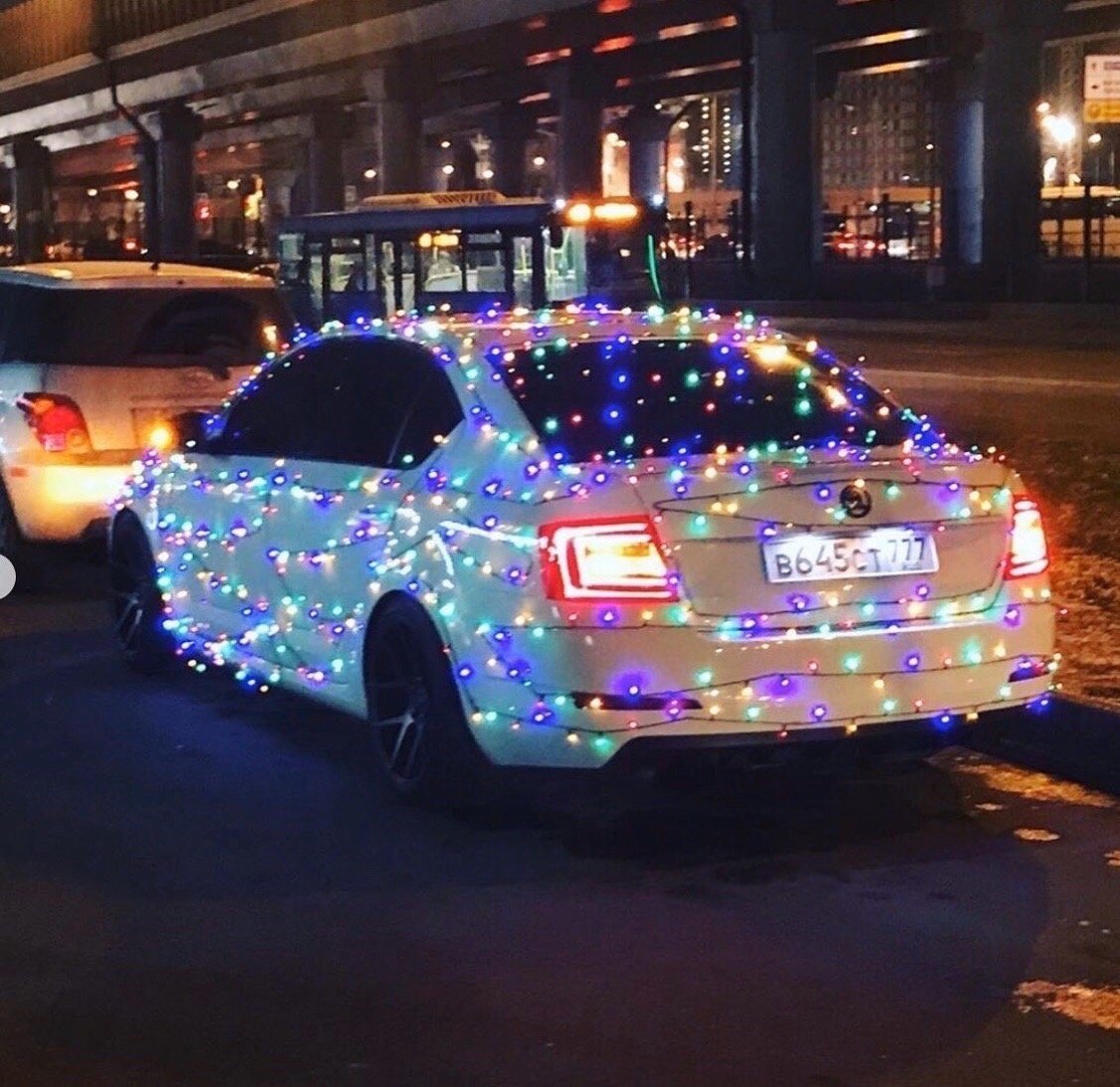 Новогоднее украшение автомобиля