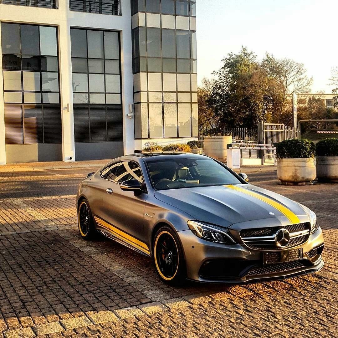 Mercedes AMG c63 золотой