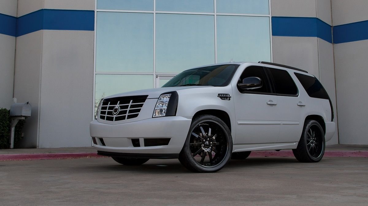Cadillac Escalade r24