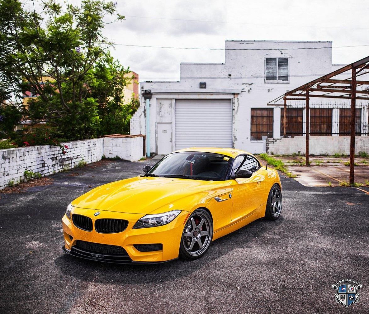 BMW z4 3.0 жёлтый